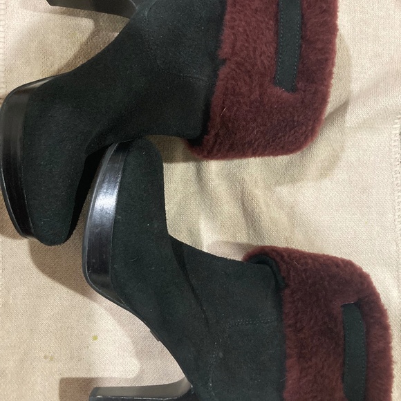 UGGs - Suede with Shearling Cuffs - Size 8 - NWOT - Picture 6 of 7
